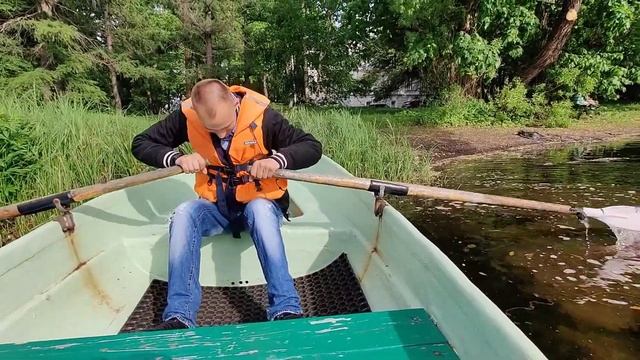 Плаваем на лодке в ЦПКИО / Чуть не утонули смотреть онлайн