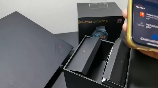 Unboxing and pairing Huawei GT2e with iPhone 11! смотреть онлайн