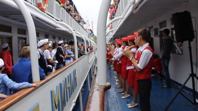 Совместная бортовка т\х "Урал" и т\х "Козьма Минин" в г. Чайковском смотреть онлайн