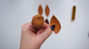 Орешек из гофрированной бумаги с конфеткой I Сладкая флористика своими руками I СВИТ ДИЗАЙН