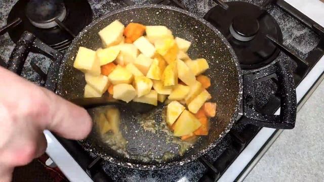 Быстро и просто вкусно и сытно!!!Сырный суп с беконом и гренками!!! смотреть онлайн