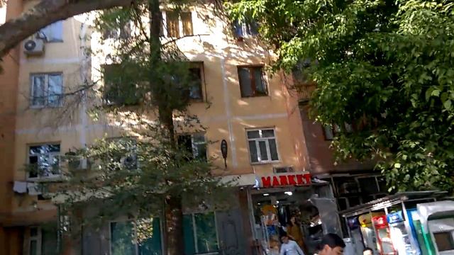 В Ташкенте жара! Прогулялась к 7 и 8 дому 18 квартала Чиланзар. смотреть онлайн