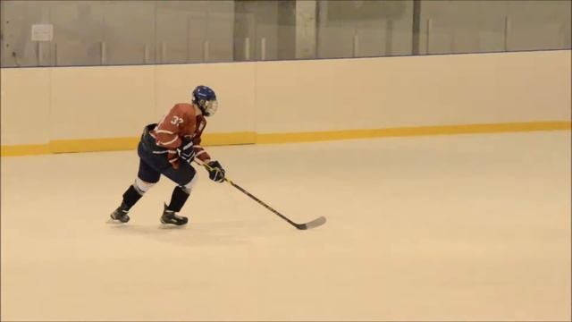 штрафной бросок исполняет ХК Горький Дмитрий Лушников в воротах Николай Кузовков смотреть онлайн