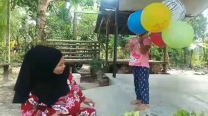 drama??? kisah ibu hamil penjual balon tiba tiba melahirkan bayi lucu