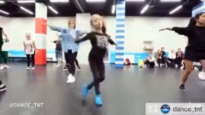 Ева Уварова жжет на кастинге танцов