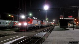 РЖД ЭП20-017 с двухэтажным поездом №104 Адлер - Москва