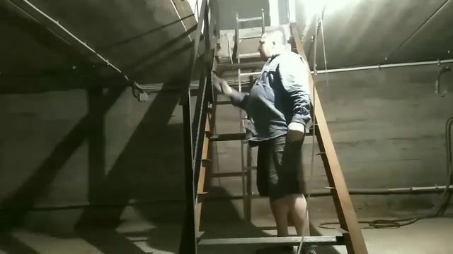 ИЗГОТОВЛЕНИЕ ЛЕСТНИЦЫ В ПОДВАЛ