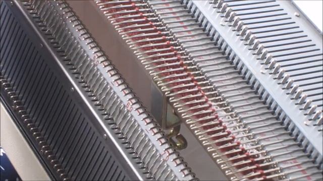 Как легко проверить, где зацепилась за колок пряжа. #маринабехтер смотреть онлайн