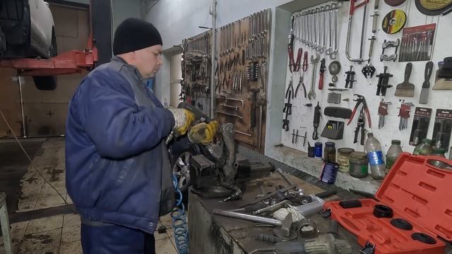 Замена передних сайлентблоков Прадо 150 смотреть онлайн