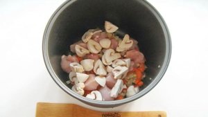 Гречка с мясом и грибами в мультиварке