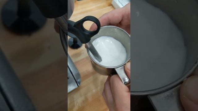 Рожковая кофемашина BORK CM EEN 9522 SI смотреть онлайн