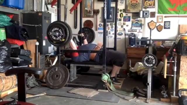 Ryan Nielson Bench Training смотреть онлайн