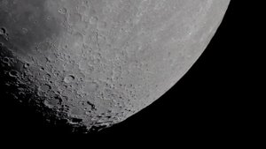 (4K) MOON WALK using Celestron Astromaster 130EQ Telescope + 2x Barlow + 10mm Eyepiece + iPhone