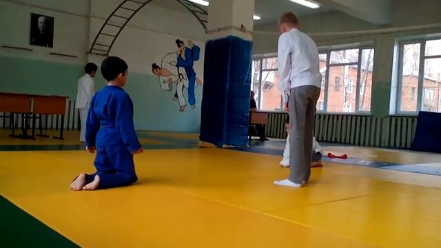 Маленькие дзюдоисты...(1) смотреть онлайн