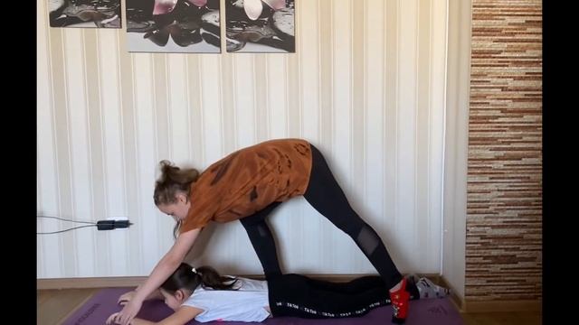 Как развить гибкость ~It’s our life~ смотреть онлайн