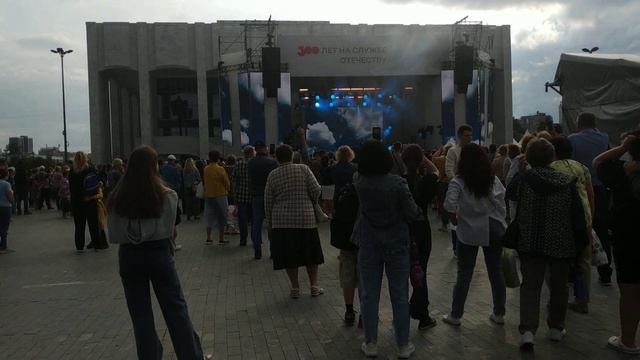 Сергей Волчков поёт песню Александры Пахмутовой из репертуара Александра Градского