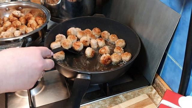 Митболы в сливочном соусе, вы обязательно должны их попробовать?? смотреть онлайн