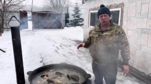 ИЗУМИТЕЛЬНЫЕ НАВЫКИ РАЗДЕЛКИ КРУПНОЙ РЫБЫ! ДВА НОВОГОДНИХ БЛЮДА ИЗ ОГРОМНОГО СОМА #рыба #сом #рецеп