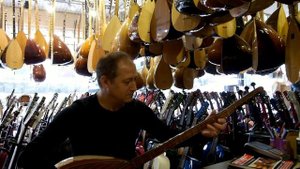 Национальный турецкий инструмент Саз