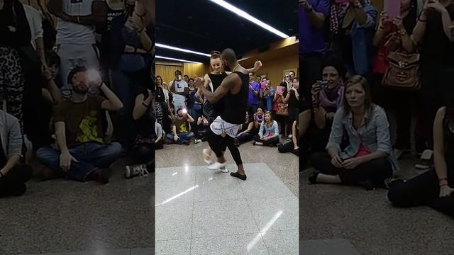 AFRO FEVER Tony Pirata & Sophie Fox Show tricks смотреть онлайн