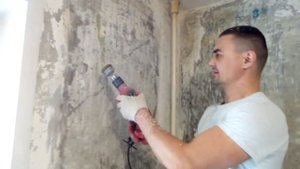 Как счистить обои с бетонных стен которые сильно приклеены