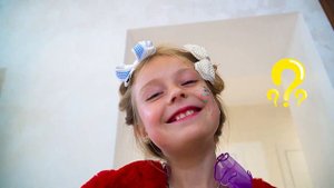 Марго учит правила поведения для девочек