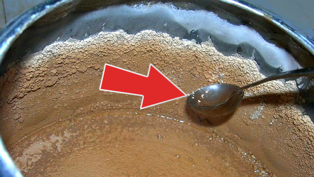 Лучший способ избавиться от вековой накипи в чайнике и на другой посуде. смотреть онлайн