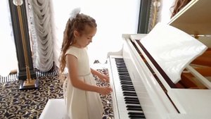 На свадьбе у сестры .