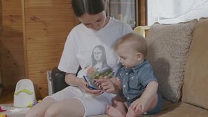 Играем и развиваем. 8 месяцев