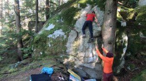 Squamish Bouldering - Old Git (V4)