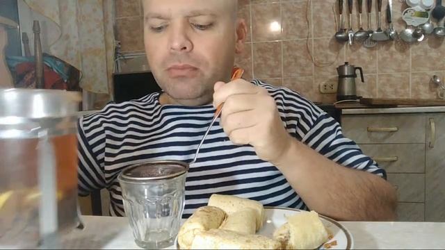 МУКБАНГ БЛИНЫ С МЯСОМ / ОБЖОР смотреть онлайн