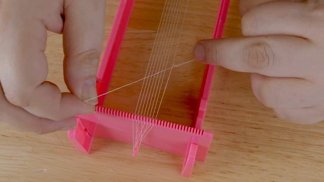 BeadSmith Presents: LoomEEZ Plastic Loom Kit with Miyuki Beads! смотреть онлайн