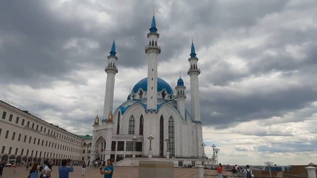 Достопримечательности Казани. Часть 1. Чаша, Кремль, Набережная.