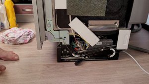 Посудомойка гудит но не моет и это не конденсатор.