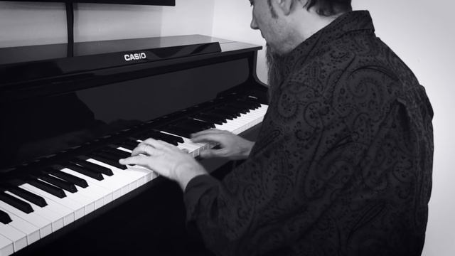 Steve Weingart performs "Smile" on the Casio Celviano Grand Hybrid смотреть онлайн