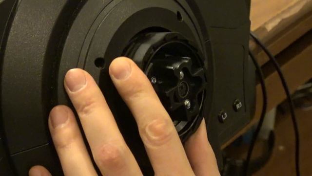 Thrustmaster T300 крепление руля