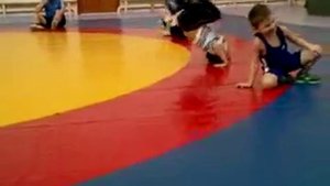 Мой 6-летний сын на тренировке по греко-римской борьбе!