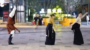 Yongji and team members , beautiful Tibetan dance "ABuHuo"