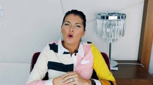 Аферист из тиндера / Как влюбляют девушек? / The Tinder Swindler