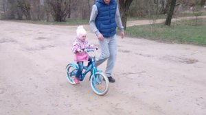 Учимся кататься на велосипеде Как научить ребенка кататься на двухколесном велосипеде