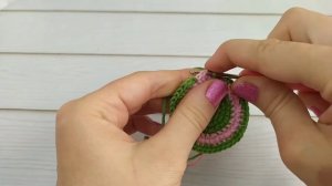 Вязание крючком. Смена цвета в круговом вязании крючком.