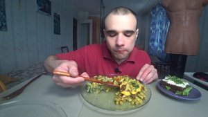 МУКБАНГ МАКАРОНЫ С ТУШЕНКОЙ / СЕНДВИЧ С МАСЛОМ / САЛАТ /ОБЖОР / Mukbang EATING / ASMR / АСМР
