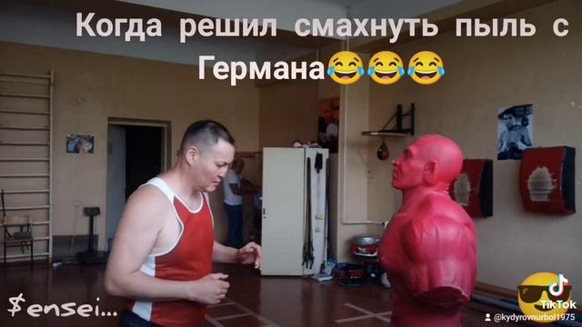 Бокс-кикбоксинг-видео развлекательного характера... смотреть онлайн