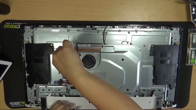 HP Envy 27-p014 TouchSmart All-in-One: CPU, RAM, and HDD Upgrades смотреть онлайн