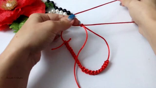 DIY Плетем простой красный браслет смотреть онлайн