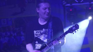 Андрей Гуров Зачем вода ручьями льется