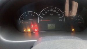 Приора плохо заводится на холодную. И то, после нажатия педали газа