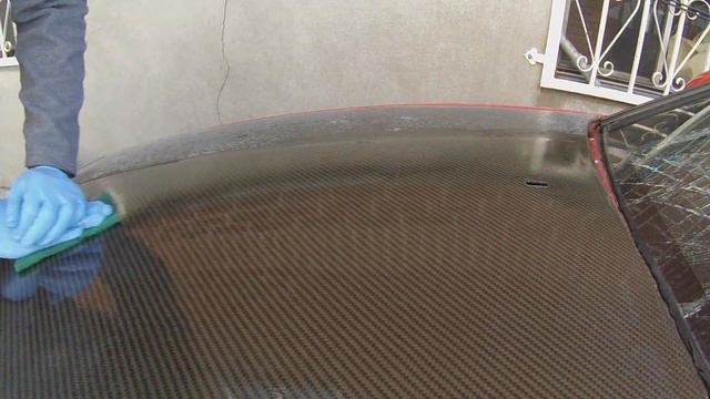 RESTORING CARBON FIBER USING WD-40 смотреть онлайн