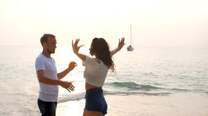 танец Бачата на пляже bachata