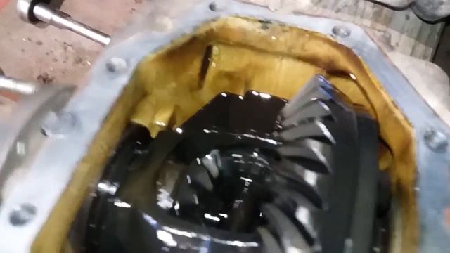 Замена редуктора мерседес и замена фланцев из механики на автомат! смотреть онлайн